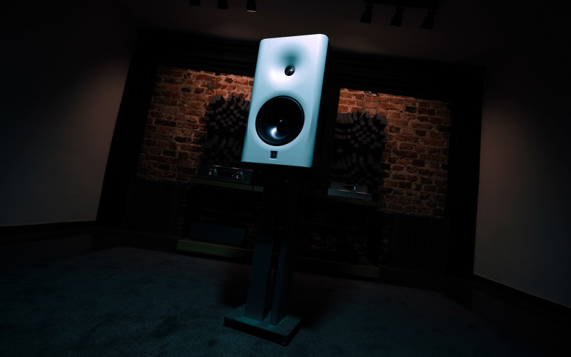 SoundStage! Simplifi   - Kii Audio Three